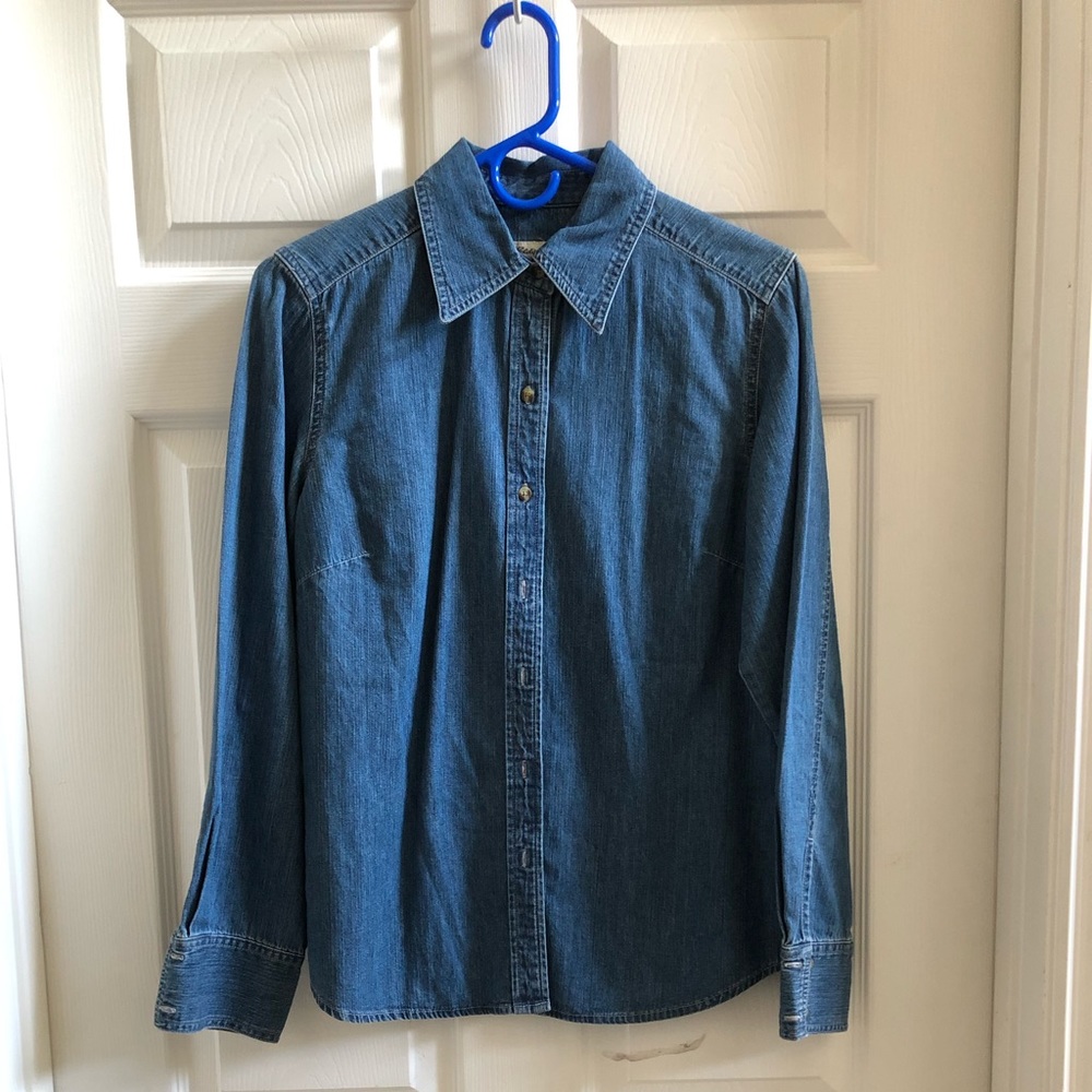 Eddie Bauer Long Sleeve Soft Denim Shirt. Small.